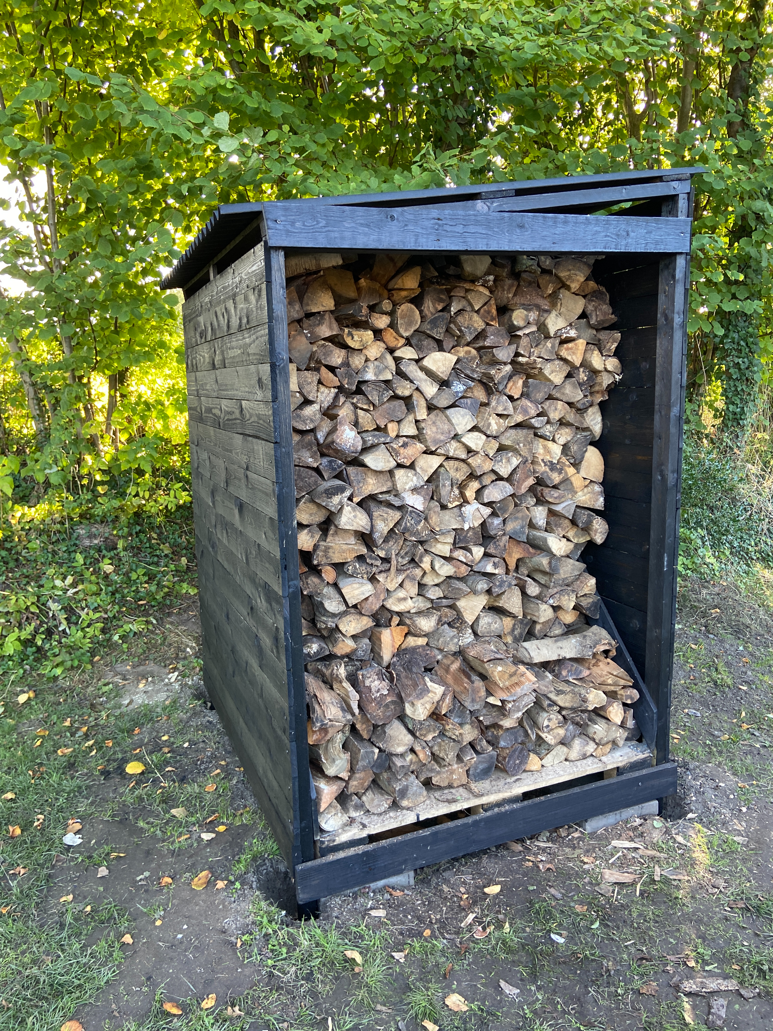 Brændeskur - Firewood storage